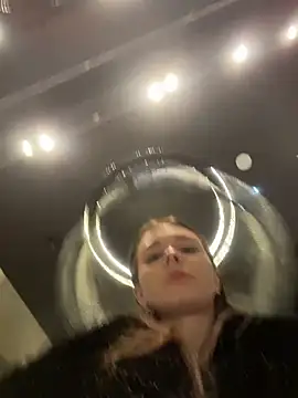 MilaBee online show from March 2026 05:12:01 AM