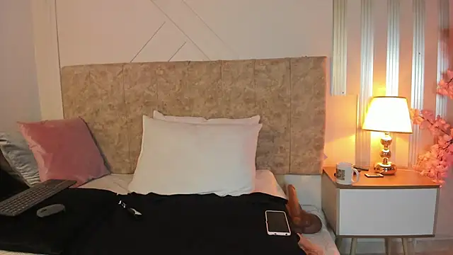 angelinarouse  online show from December 2025 05:04:02 AM