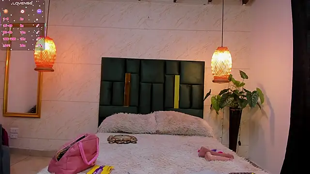 Danna williamss online show from September 2025 12:09:02 PM