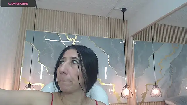 nei girl online show from November 2025 11:43:02 AM