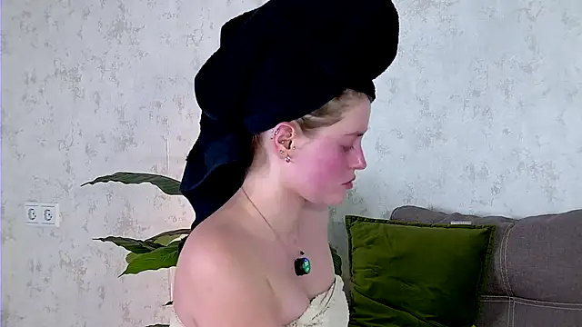 Snapshot of AshleyD_ chatting on September 2025 02:45:01 AM AshleyD online show from September 2025 02:45:01 AM