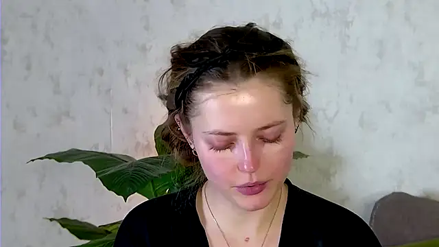 AshleyD  online show from December 2025 01:31:01 PM