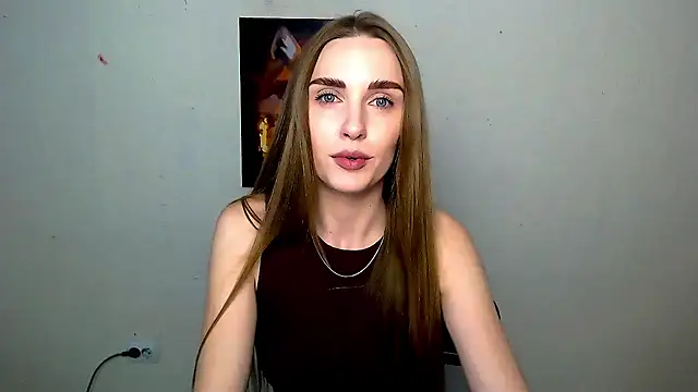 Snapshot of Doll_Angelina chatting on June 2026 05:47:01 AM Doll Angelina online show from June 2026 05:47:01 AM