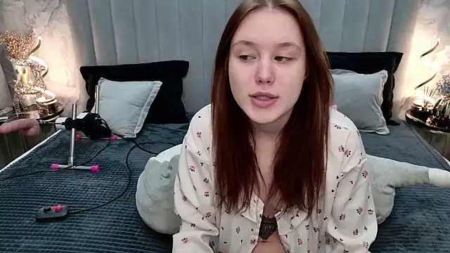 Snapshot of CarolineTenders chatting on February 2026 01:35:02 AM CarolineTenders online show from February 2026 01:35:02 AM