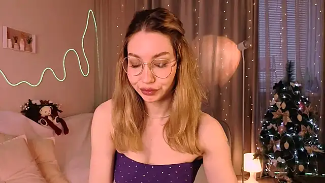 Lilo Sims online show from December 2025 04:19:01 AM