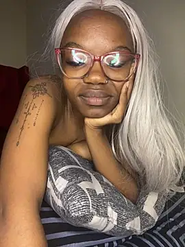 YummyMelanin117 online show from October 2025 03:31:02 AM