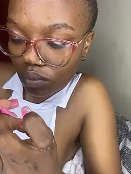 YummyMelanin117 online show from November 2025 09:59:01 PM