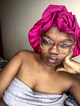 YummyMelanin117 online show from November 2025 08:29:02 PM