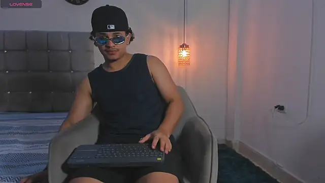 samxx muscle online show from December 2025 03:16:02 PM