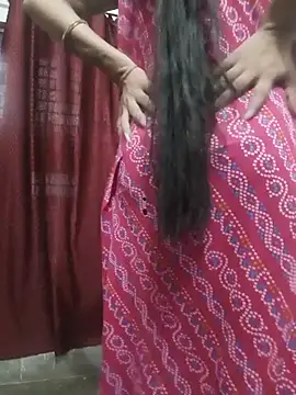 Snapshot of Eshwari_Chopra chatting on July 2026 03:23:01 AM Eshwari Chopra online show from July 2026 03:23:01 AM