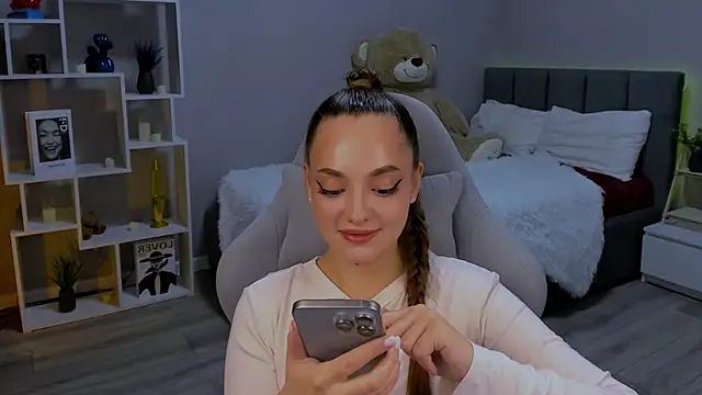 MelanieAlves online show from November 2025 06:21:02 PM