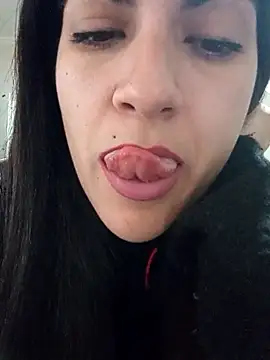 Camilitah online show from September 2025 03:00:02 PM