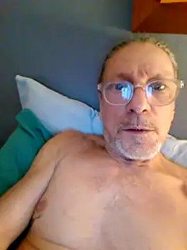 Snapshot of Deddyitalia3p chatting on November 2025 08:29:01 PM Deddyitalia3p online show from November 2025 08:29:01 PM