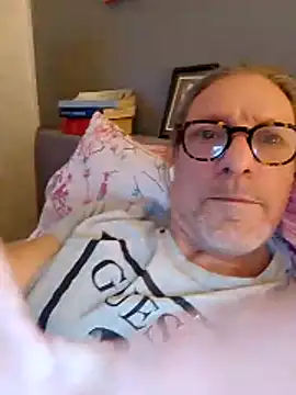 Snapshot of Deddyitalia3p chatting on November 2025 08:34:02 PM Deddyitalia3p online show from November 2025 08:34:02 PM