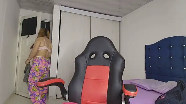 lovehotpink online show from October 2025 03:53:02 AM