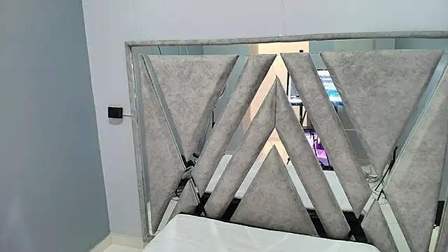 Elaine87  online show from October 2025 09:44:01 PM