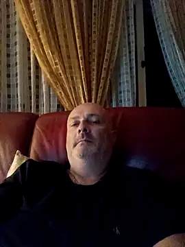 Alexis Bull online show from September 2025 10:34:02 PM