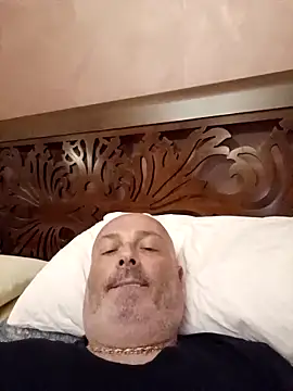 Alexis Bull online show from September 2025 06:30:02 PM