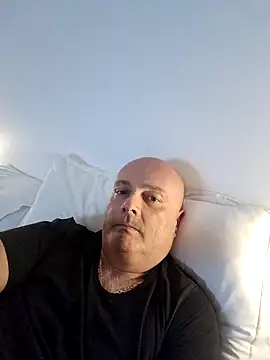 Alexis Bull online show from October 2025 09:59:02 PM