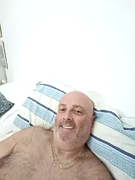 Alexis Bull online show from October 2025 04:20:02 PM