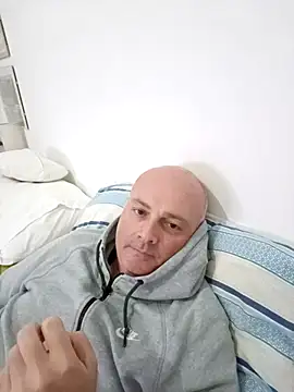 Alexis Bull online show from November 2025 01:55:02 PM