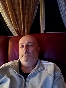 Alexis Bull online show from January 2026 11:39:02 PM