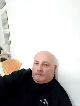 Alexis Bull online show from March 2026 09:43:02 AM