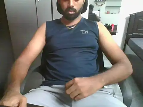 lovelyakash69 online show from April 2026 12:28:02 PM