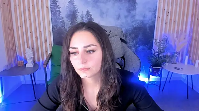 ValeriiMills online show from December 2025 02:01:01 PM