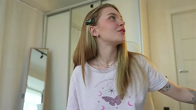 Snapshot of Cyberheart_ chatting on March 2025 01:23:01 PM Cyberheart online show from March 2025 01:23:01 PM