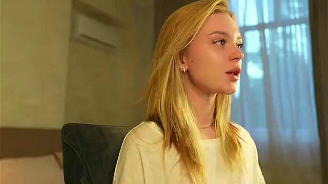 Snapshot of Cyberheart_ chatting on October 2025 02:56:01 PM Cyberheart online show from October 2025 02:56:01 PM