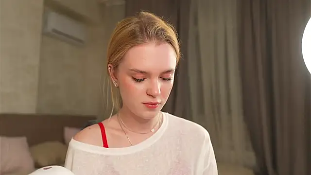 Snapshot of Cyberheart_ chatting on October 2025 03:42:01 PM Cyberheart online show from October 2025 03:42:01 PM