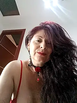 lunadicty online show from December 2025 11:24:01 PM