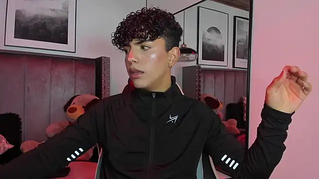 Niick Twink online show from September 2025 07:39:01 PM