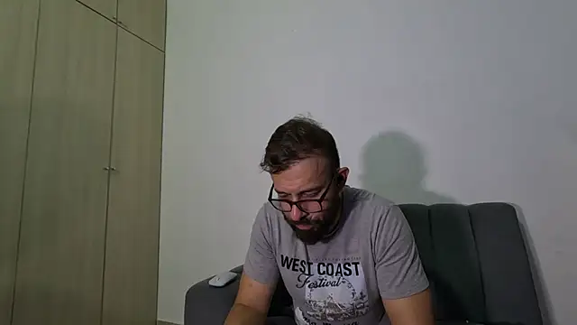 Snapshot of Aqualatino chatting on March 2025 05:28:02 AM Aqualatino online show from March 2025 05:28:02 AM