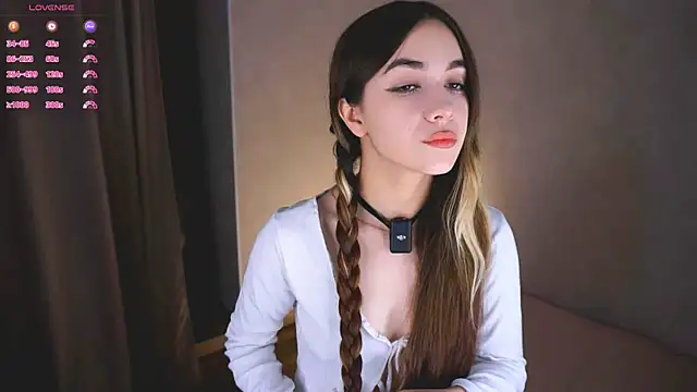 Snapshot of CupSizeGirl chatting on October 2025 04:26:01 PM CupSizeGirl online show from October 2025 04:26:01 PM