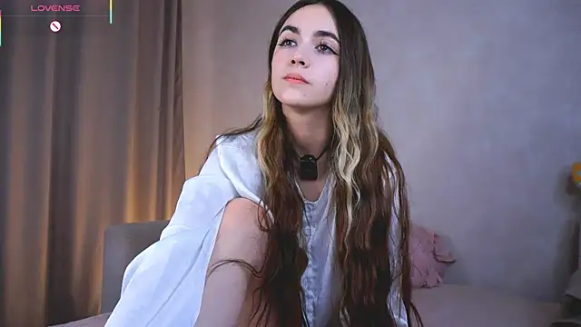 Snapshot of CupSizeGirl chatting on October 2025 02:48:02 PM CupSizeGirl online show from October 2025 02:48:02 PM