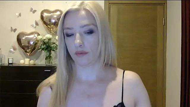 Snapshot of Wild_Silk_Desire chatting on July 2026 04:35:01 PM Wild Silk Desire online show from July 2026 04:35:01 PM