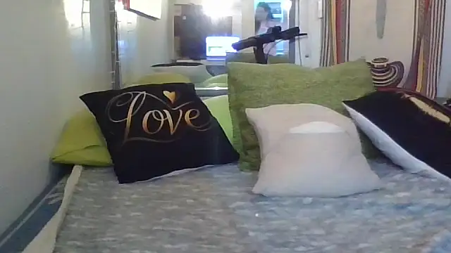 hotCOUPLEPETRA online show from February 2026 06:32:02 AM