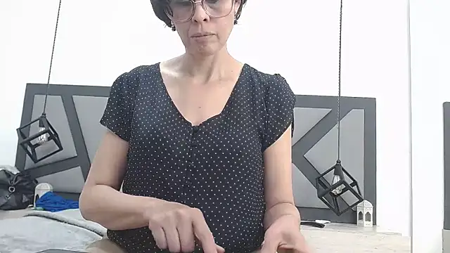 amanda ramirez online show from April 2026 09:23:01 PM