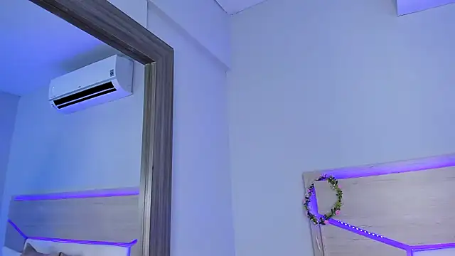 ZoeMorris online show from November 2025 11:43:02 AM