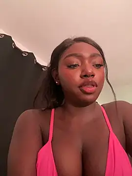 Snapshot of alissradiante1 chatting on June 2026 02:46:01 AM alissradiante1 online show from June 2026 02:46:01 AM