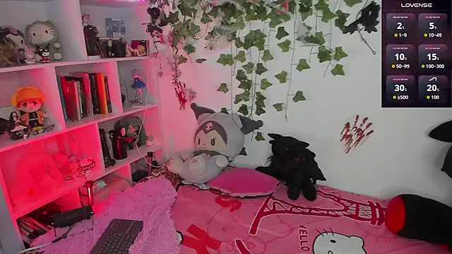 sarahminage  online show from November 2025 06:40:01 PM