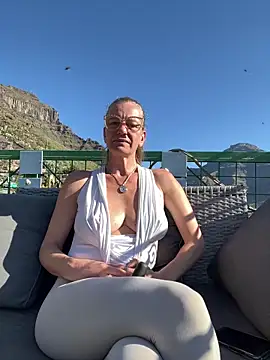 Snapshot of LucyLingerie78 chatting on April 2026 08:39:02 AM LucyLingerie78 online show from April 2026 08:39:02 AM