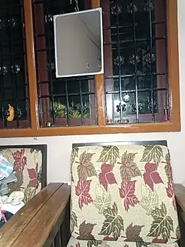 Isha Sax online show from September 2025 07:02:02 PM