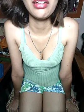 Isha Sax online show from October 2025 05:33:01 PM