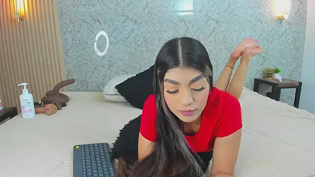 Snapshot of Antonella_west chatting on May 2026 09:53:01 PM Antonella west online show from May 2026 09:53:01 PM
