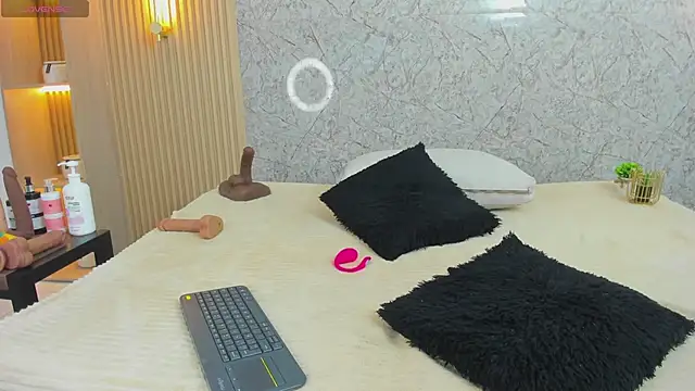Snapshot of Antonella_west chatting on June 2026 08:32:02 PM Antonella west online show from June 2026 08:32:02 PM