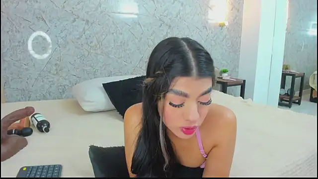 Snapshot of Antonella_west chatting on June 2026 03:48:02 AM Antonella west online show from June 2026 03:48:02 AM
