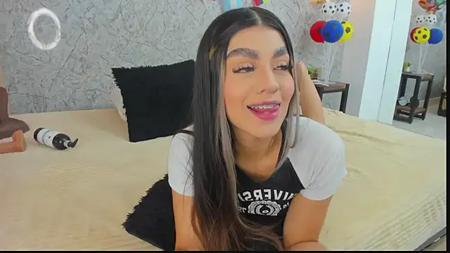 Snapshot of Antonella_west chatting on June 2026 09:25:01 PM Antonella west online show from June 2026 09:25:01 PM